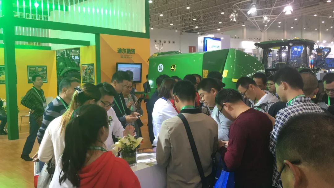 逛国际展岂能少了约翰迪尔（中国）？——“跃动之鹿”惊艳全场