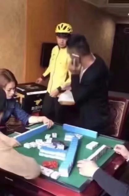 当*底卧**、做代购、救人命，外卖小哥才是隐藏在民间的高手，个个身怀绝技！