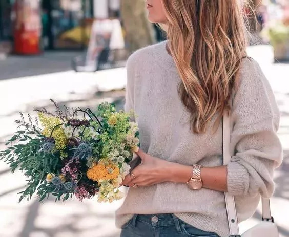 针织衣领松垮怎么缩小领口,高领毛衣领口松了最快的恢复方法