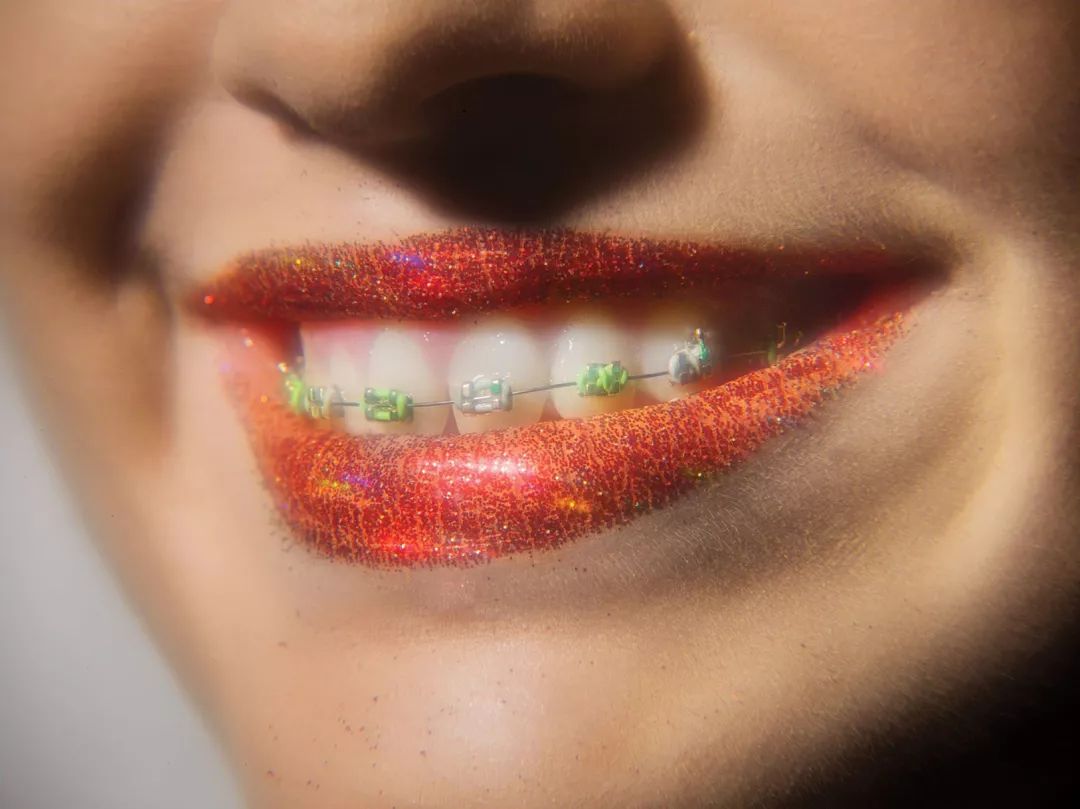 “你不需要口红，是口红需要你”：千禧一代眼里的化妆