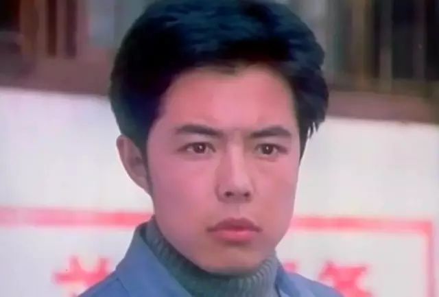 “皇阿玛”张铁林豪宅曝光,一屋子的收藏品究竟价值几何?