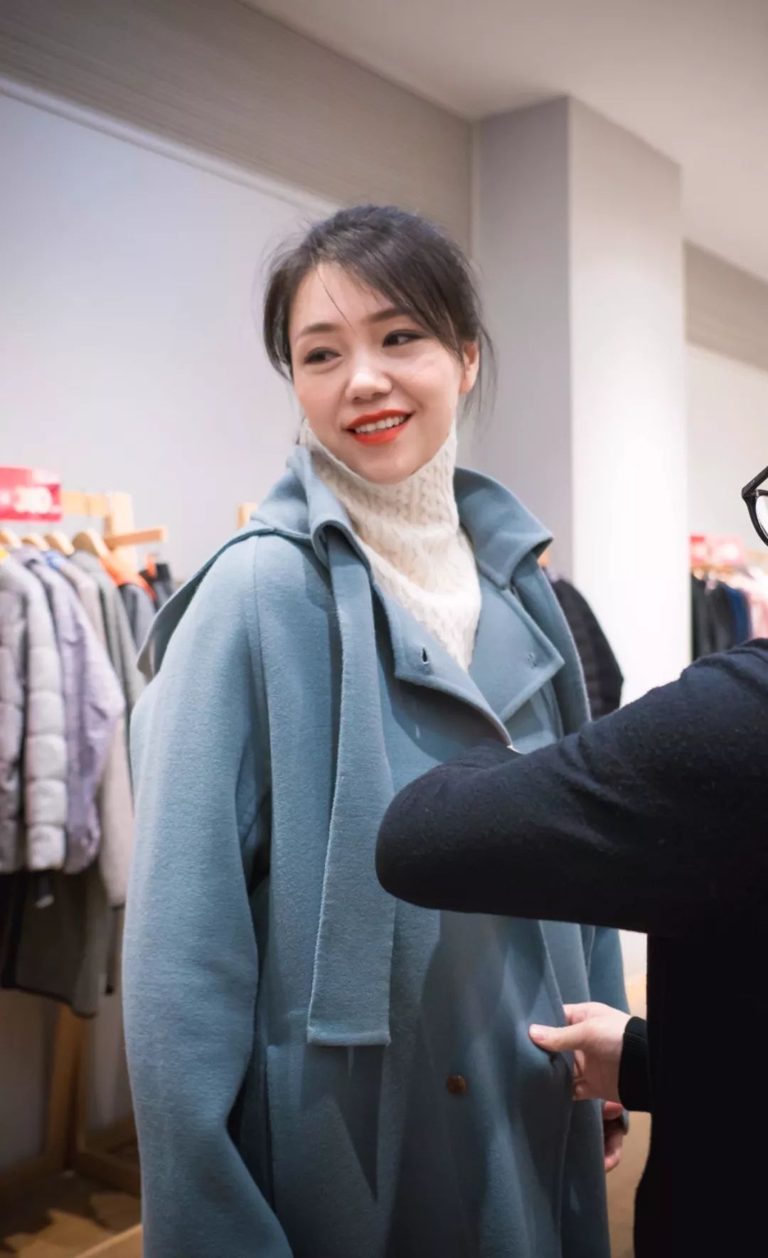 精致女人逛街需要几步,精致的女人和省钱的女人