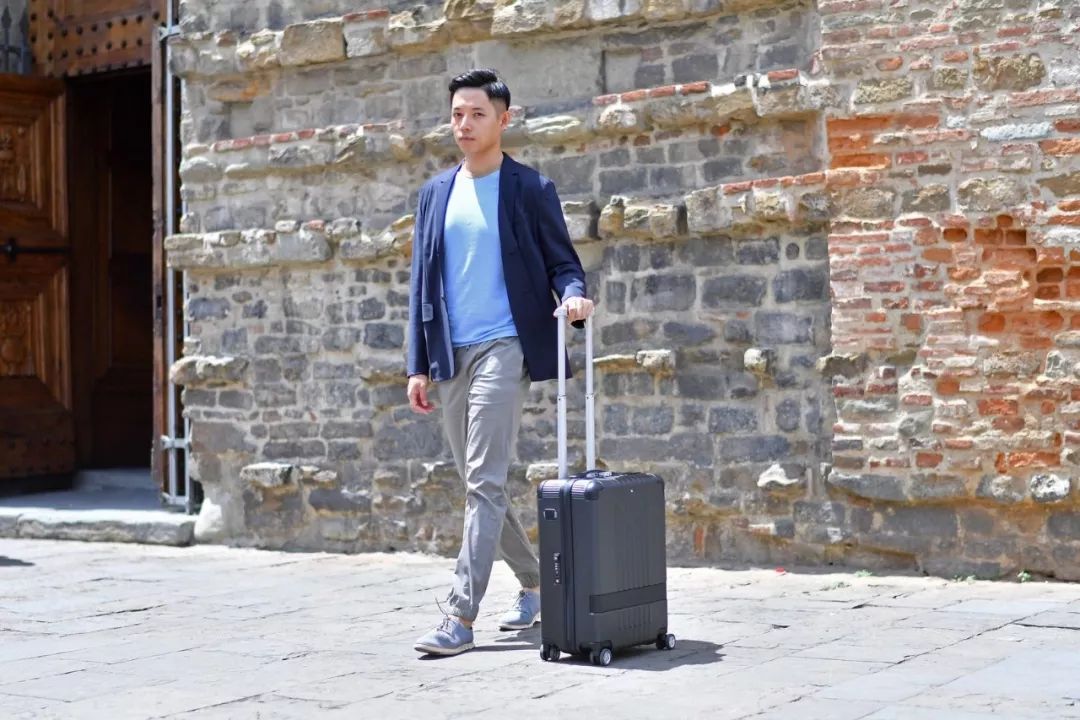 收拾好半个月的行李,半小时收拾好行李就出发