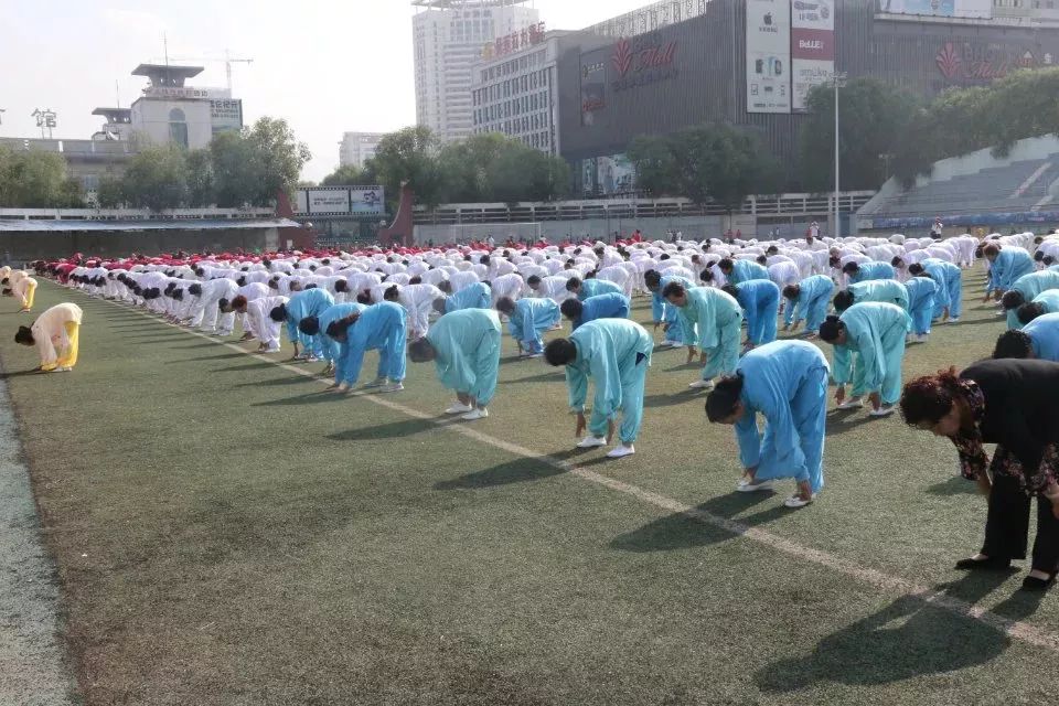 青海体育创新现状,西宁改革开放40年来的变化图片