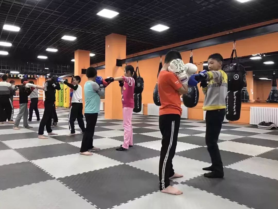 青海体育创新现状,西宁改革开放40年来的变化图片