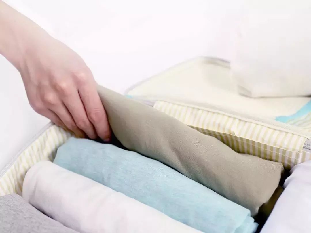 换季衣物靓丽如新,换季衣服整理小窍门简直太神奇了