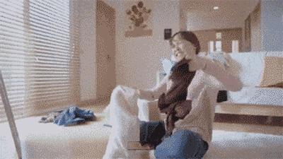 「海淘」OMG！这个巴掌大的电熨斗，不插电不加水能烫衣服，还能当充电宝