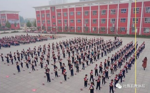 张店区实验中学运动会足球表演,学校足球体育活动展演