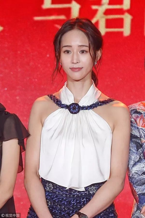 脖子为什么会有一道杠,脖子上出现几道杠会得什么病