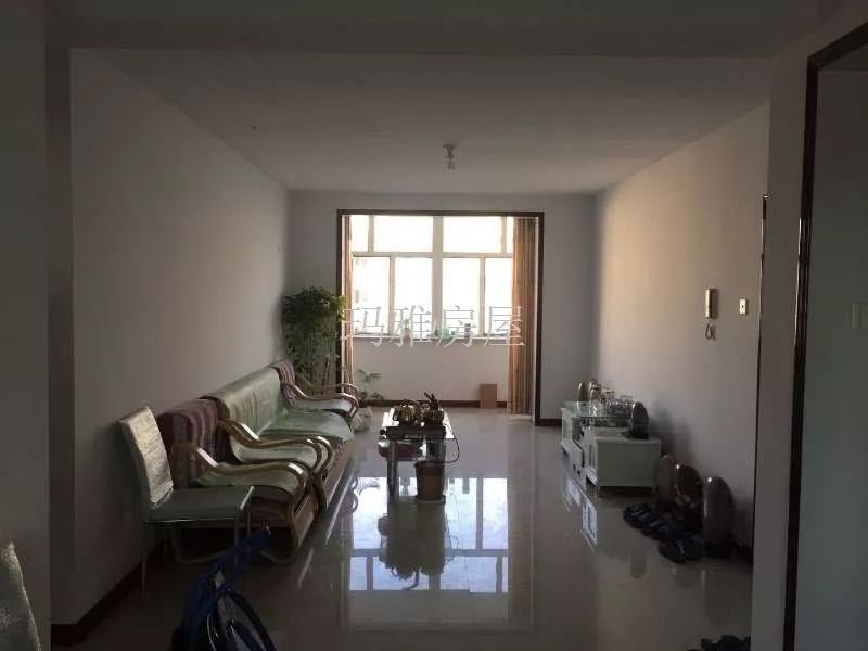 石河子三室二厅50万精装修急卖,石河子二手房大户型推荐