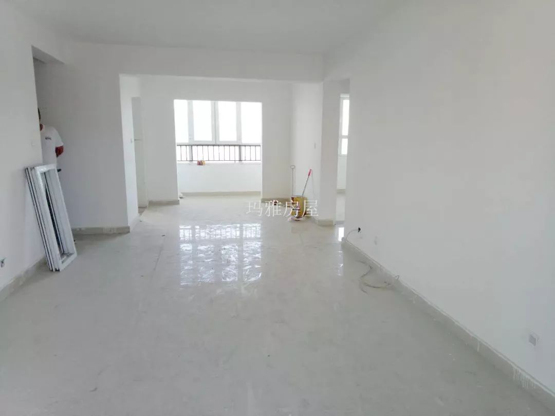 石河子三室二厅50万精装修急卖,石河子二手房大户型推荐