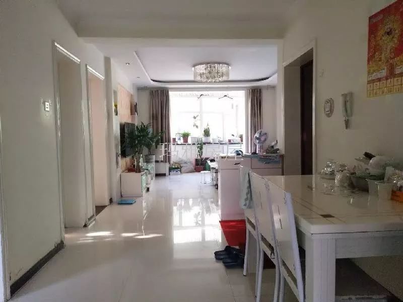 石河子三室二厅50万精装修急卖,石河子二手房大户型推荐