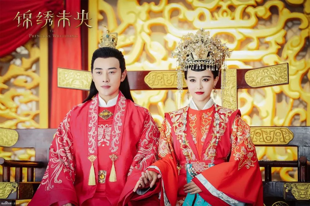 罗晋普天同庆,唐嫣罗晋官宣婚讯甜到齁