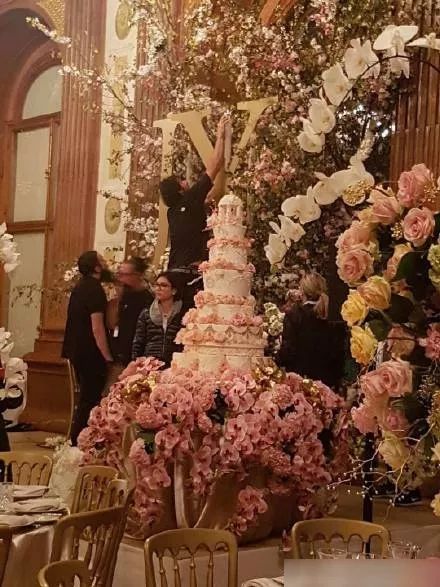 罗晋普天同庆,唐嫣罗晋官宣婚讯甜到齁