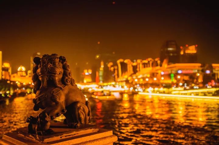 门口石狮子讲究,石狮子公母区别