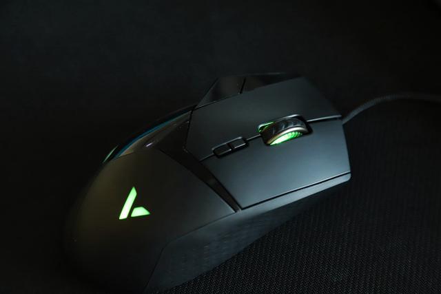 雷柏VT900电竞鼠标,雷柏vt900和罗技g502哪个好