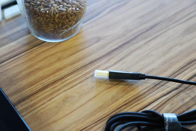 雷柏VT900电竞鼠标,雷柏vt900和罗技g502哪个好