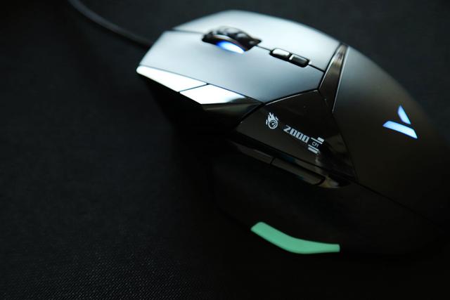 雷柏VT900电竞鼠标,雷柏vt900和罗技g502哪个好