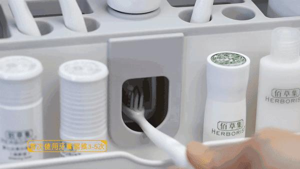 洗漱台不够大乱糟糟的,洗漱台乱七八糟