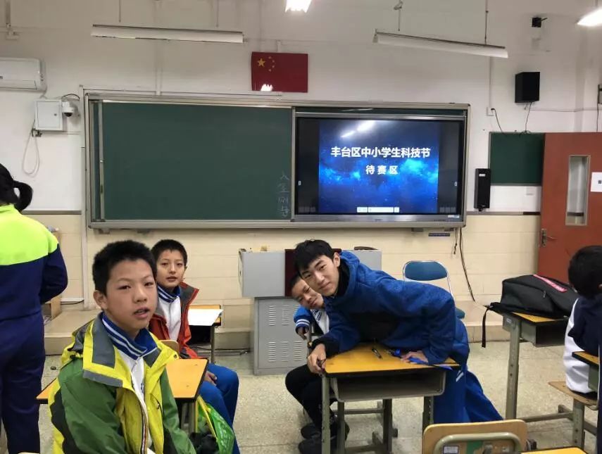 「缤纷社团·xing野天文社」刻苦磨砺，迎难而上，征战区级天文竞赛！