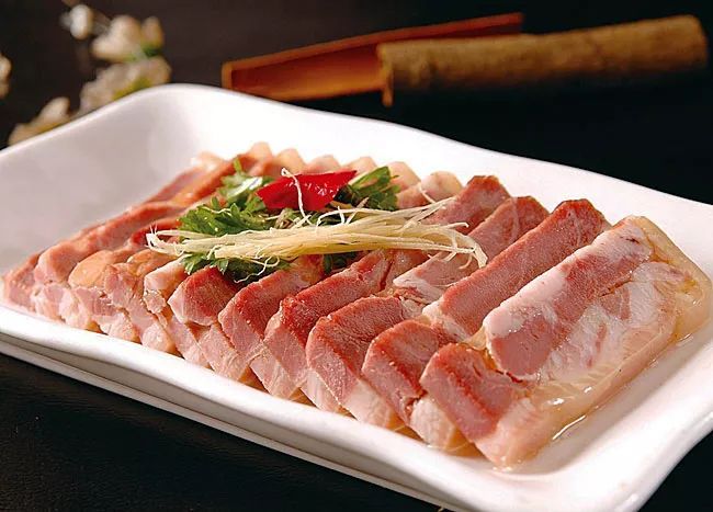 他爱苏州话、钟情淮扬菜，他的武侠藏着这样的江苏……送别金庸！