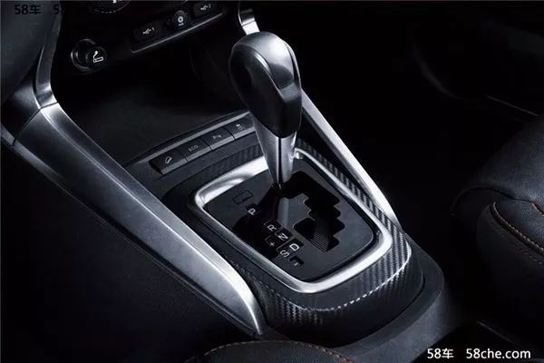 自动挡和手自一体开车时的区别,自动挡和手自一体价格一样吗