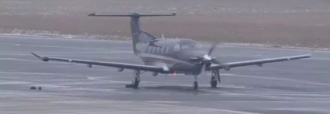 「大事件」飞机被闪电击中/沙滩上发现男尸/15岁女孩在宜家遭性骚扰