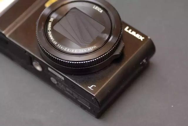 徕卡大光圈镜头,松下lx10对比徕卡相机