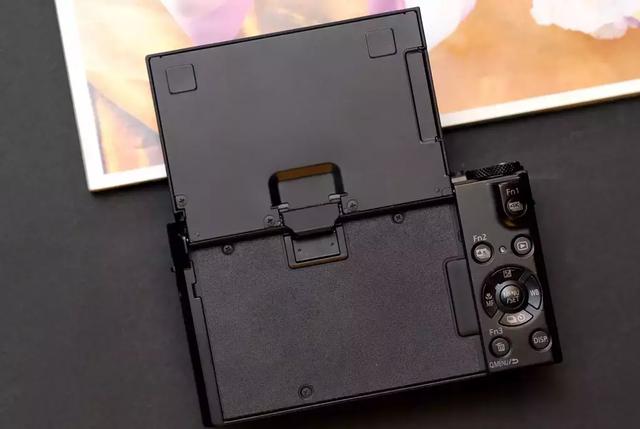 徕卡大光圈镜头,松下lx10对比徕卡相机