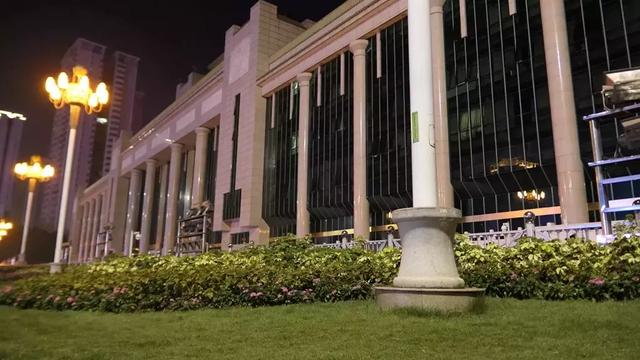 徕卡大光圈镜头,松下lx10对比徕卡相机