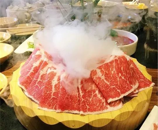 吃遍大连丨春节临近，满大街都是欢乐的红色~看看麻辣火锅，谁最“红”！