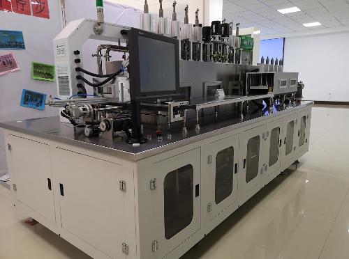 “我为哈尔滨点赞新媒体行”走进亚洲最大蓝宝石晶体材料研发与制造中心