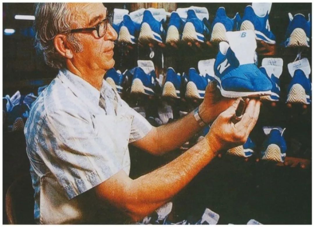 官司缠身,山寨不停,这个“N字鞋鼻祖”又回来了!