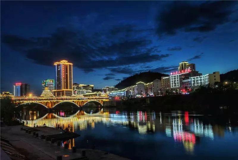 鍗冧汉绔炴妧,鍗冧汉绔炴妧涓囦汉鍚屽彴