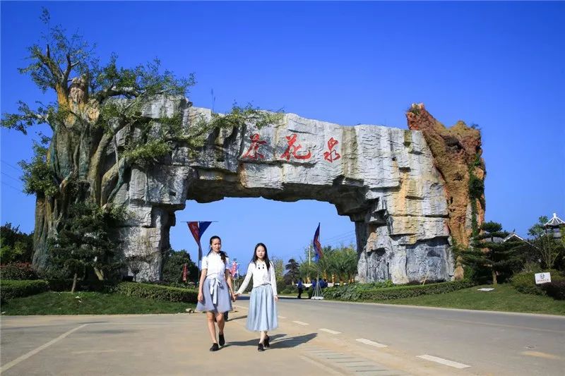 鍗冧汉绔炴妧,鍗冧汉绔炴妧涓囦汉鍚屽彴