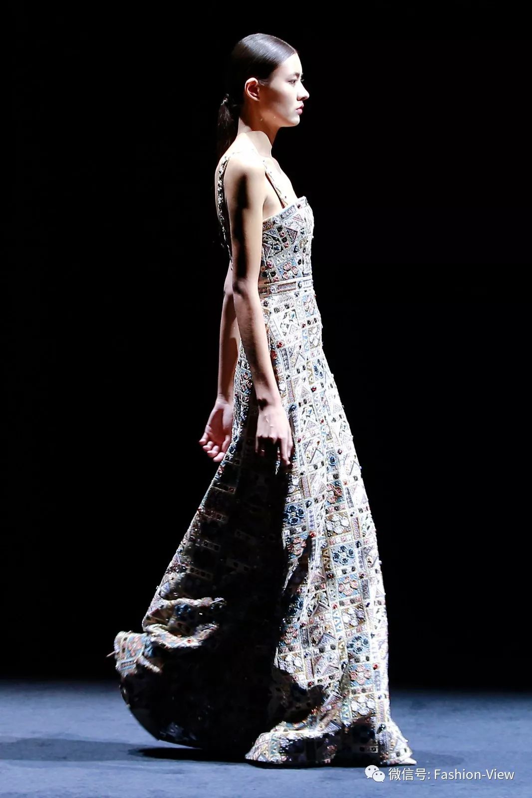 耳畔余音绕是什么意思,恩派雅羊绒衫女