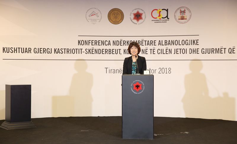 「新闻速读」首届进口博览会吸引“一带一路”沿线国家千余家企业参展