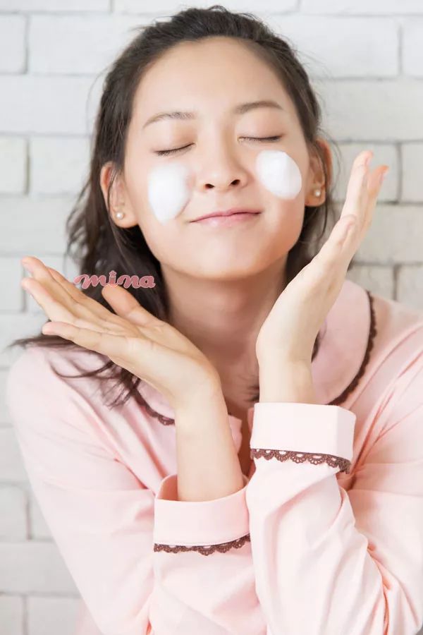 美容｜做错瞬间老10岁从晨间到睡前的4个时段这才是正确的护肤步骤！