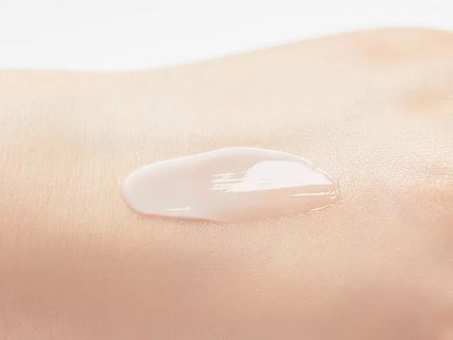 拼团丨日本贵妇牌身体乳,抹完身体香香的、滑滑的