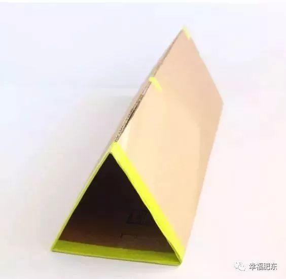 鞋子里倒东西,鞋子不用刷就能干净的方法