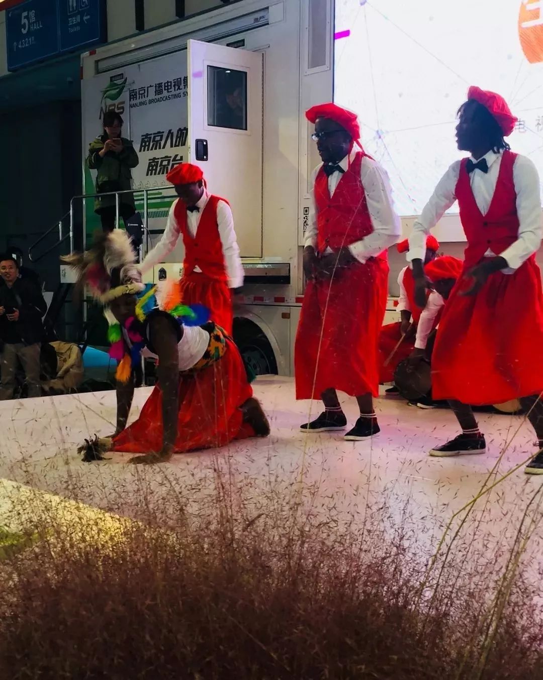 在这场连续三天的文化科技盛宴上，南京广电给你带来了……