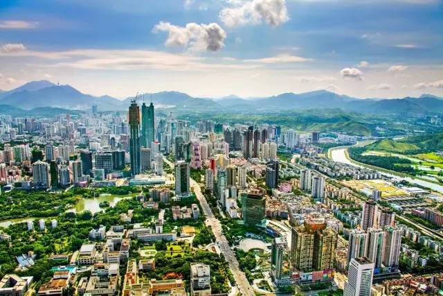 为什么很多潮汕人都在深圳长大,为什么深圳潮汕人这么牛