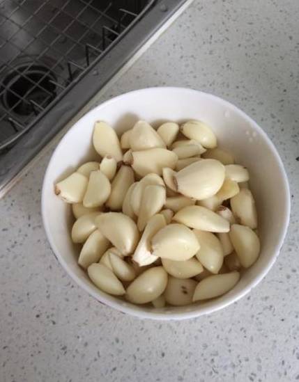 味道鲜美的酱料做法,金针菇西红柿辣酱