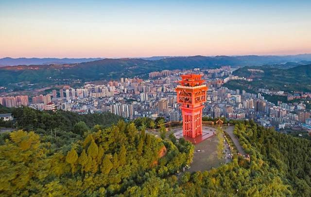 成都5小时飚拢达州万源,达州灯影牛肉和南坝灯影牛肉