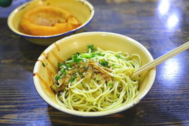 这碗面火了30年,这碗面居然上热搜了