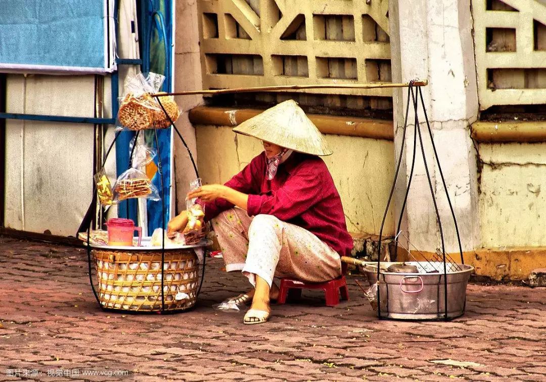 路边店小商小贩归哪里管,路边的小摊小贩哪个部门管理