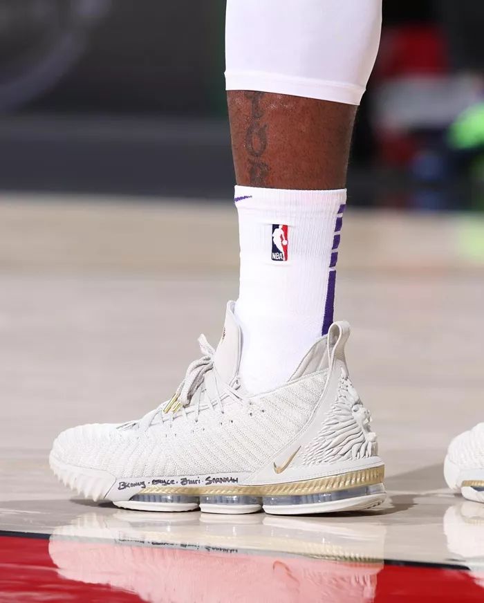 黑红aj42019,aj4黑红何时发售的