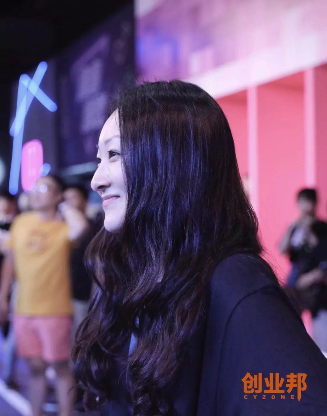 抖音里好多人动不动就月入百万,抖音里月入百万的人