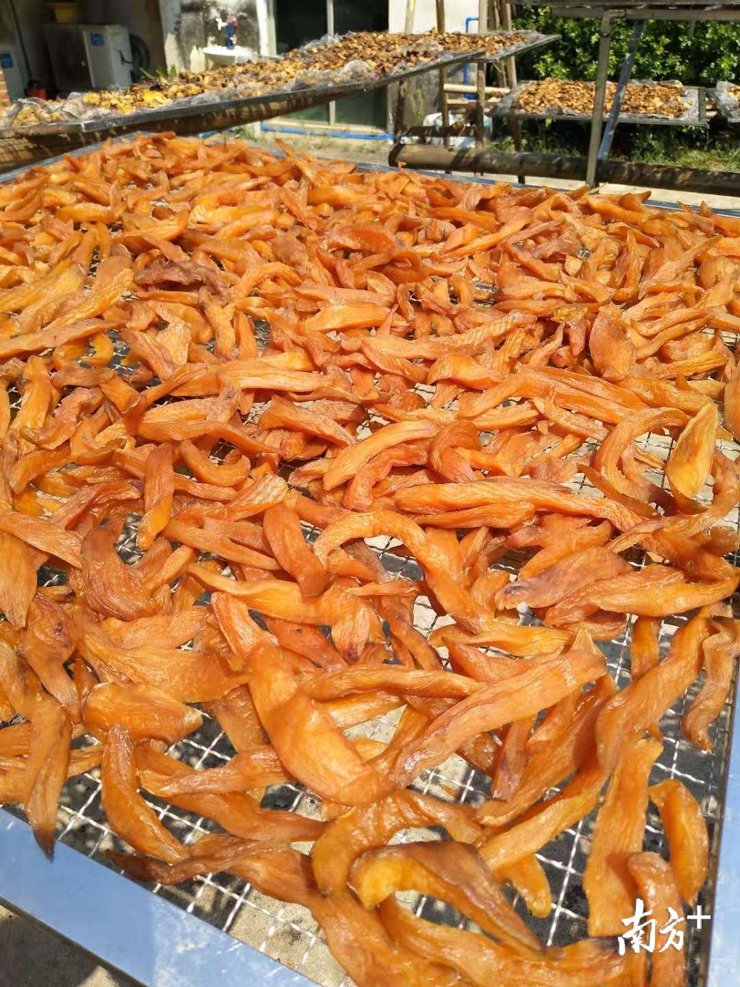 淘宝双十一商家备战,备战双十一囤货五六百万