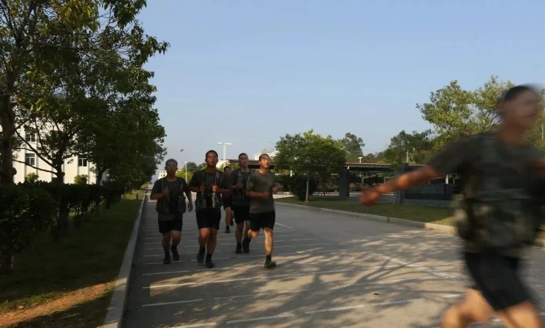 入伍仨月减肥70斤,入伍45天瘦30斤